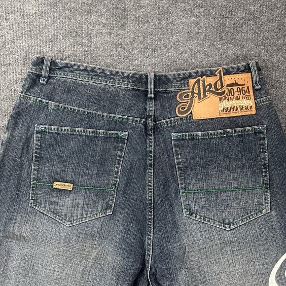 Vintage Y2K Akademiks Denim Jean Shorts Double Sided Graphic Print Baggy Size 40 - Picture 3 of 9